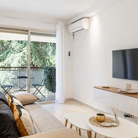 Apartment Le Center Avec Joli Balcon Et Parking Pour Un Sejour